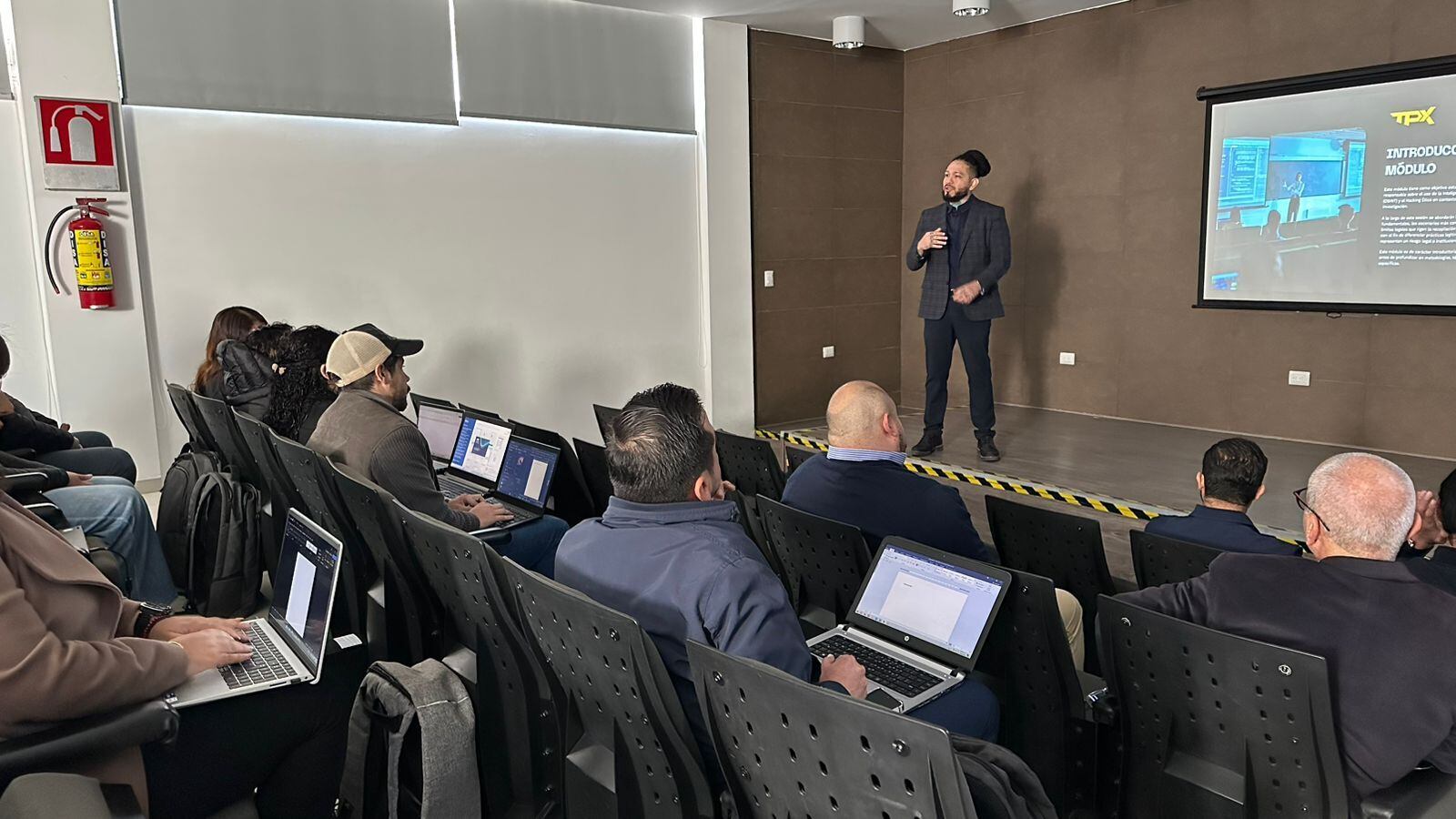 C5i Aguascalientes capacita a personal en ciberinteligencia y hackeo ético.