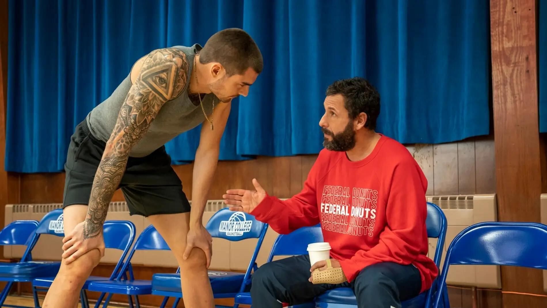 Adam Sandler y Juancho Hernangómez en la película 'Hustle'