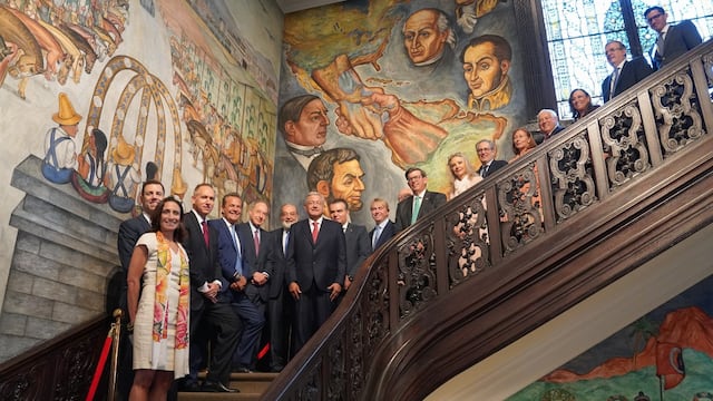 AMLO Y EMPRESARIOS DE MÉXICO Y ESTADOS UNIDOS EN EL INSTITUTO CULTURAL DE MÉXICO EN WASHINGTON