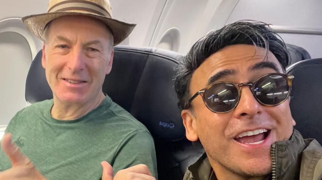 Adal Ramones compartió emocionado fotos con Bob Odenkirk; “Saul Goodman” no dijo ni mu