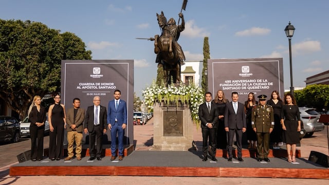 Felifer Macías conmemora el 495 aniversario de la fundación de Santiago de Querétaro.
