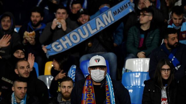 Aficionado en estadio de Italia