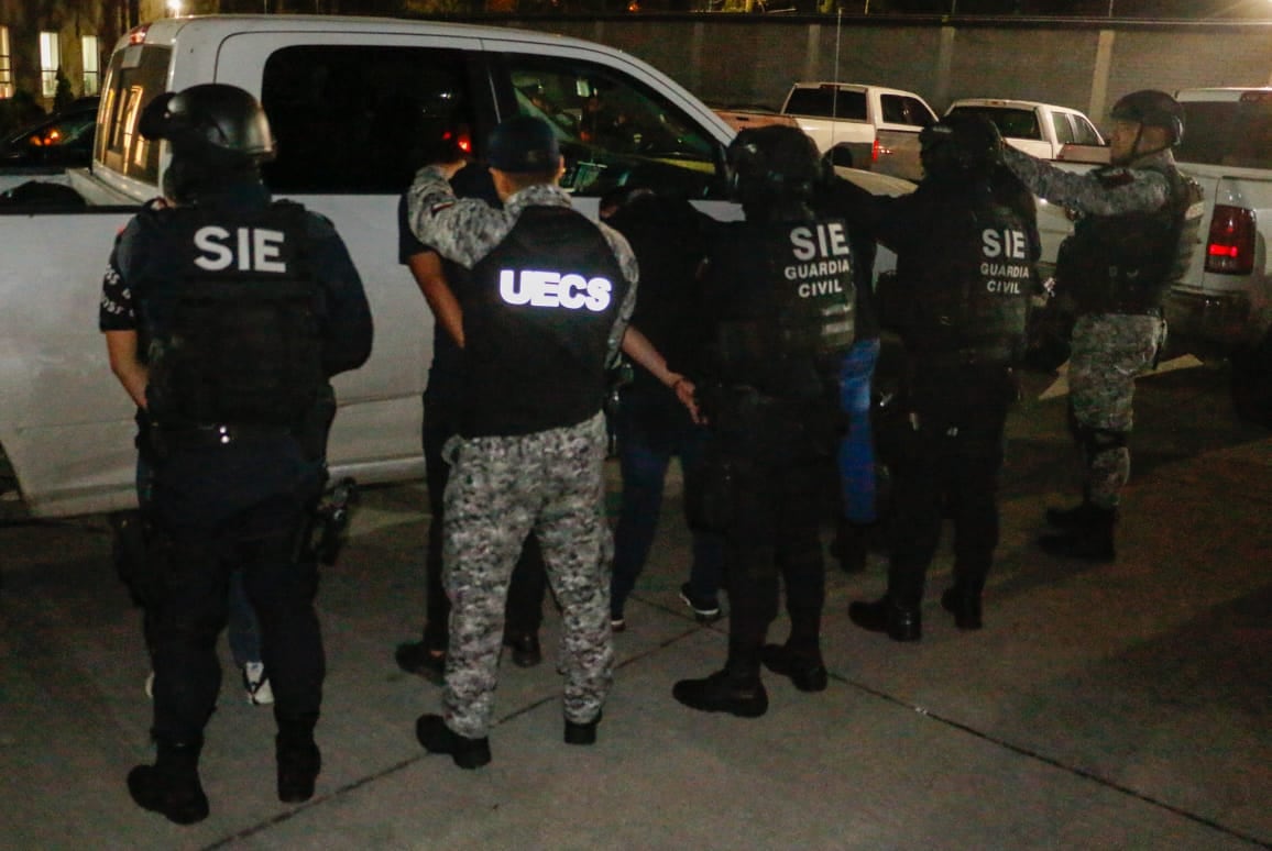 Detenidos por balacera en combi de Morelia