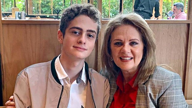 Erika Buenfil y su hijo Nicolás Buenfil