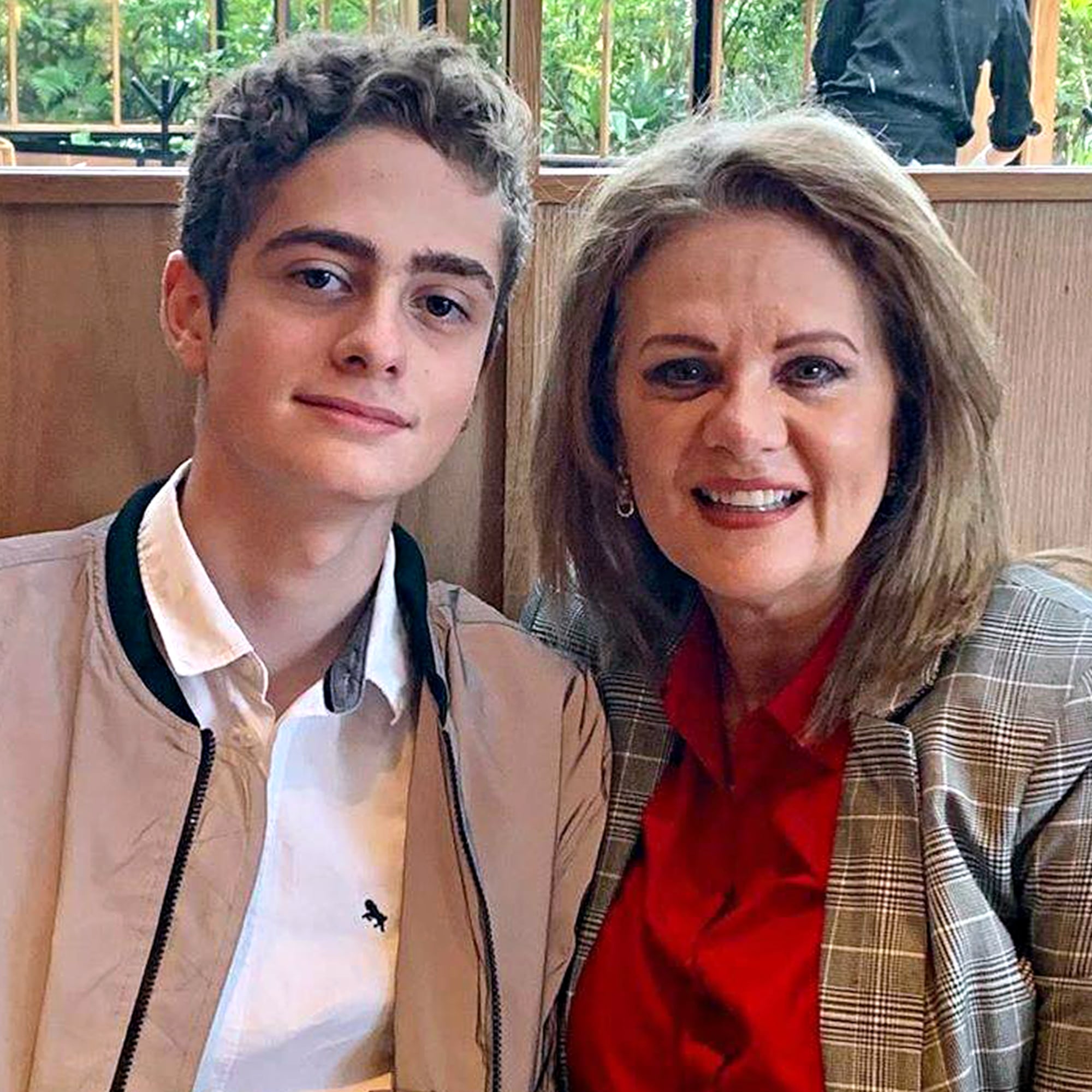 Erika Buenfil reacciona al interés político de su hijo y su interés por Ernesto Zedillo