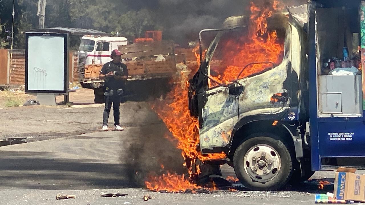 Protestas por Arantepacua desatan violencia y quema de camiones en Michoacán