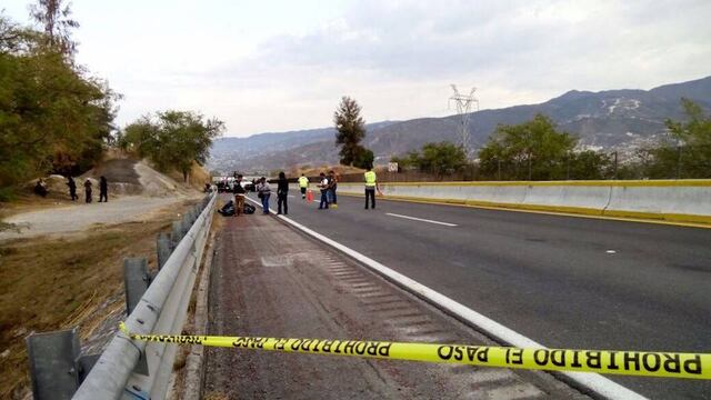 Cadáveres fueron abandonados la Autopista del Sol.