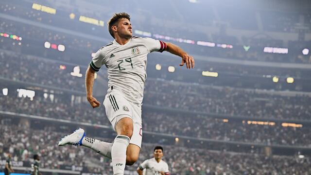 Santiago Giménez tiene a México arriba 1-0 al medio tiempo.