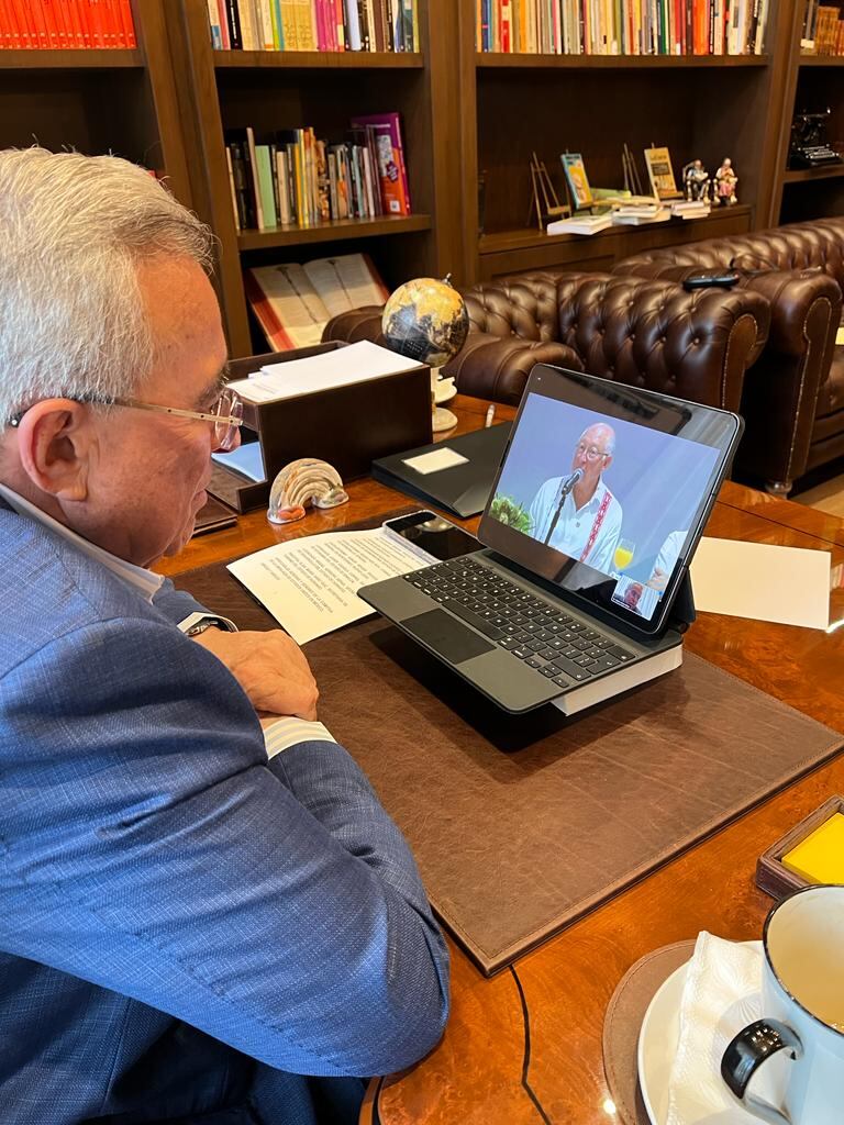 Rubén Rocha, dando su discurso a través de videollamada