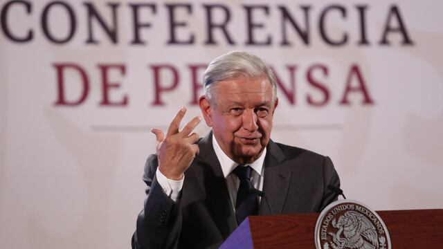 AMLO dice que considera a Lord Molécula como su amigo
