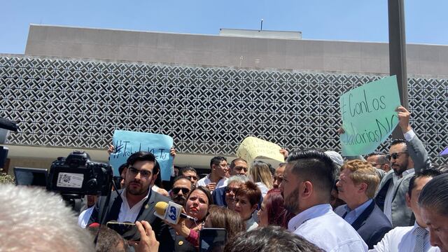Protestan por despidos anticipados en la Cámara de Diputados