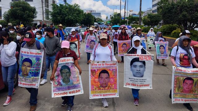 Marcha en Chilpancingo por 43 normalistas