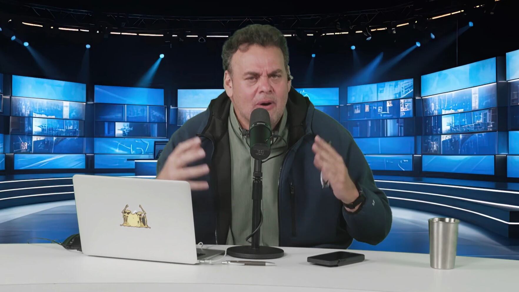 David Faitelson explota contra Fox Sports México por usar a sus periodistas en pleito contra Grupo Pachuca y Tubi