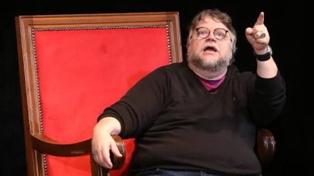 Si bajó de peso para ponerse el esmoquin en Los Ángeles —supongo que sí: en las fotos de la ceremonia se veía bien gordo, pero no brutalmente obeso—, tristemente con rapidez a los pocos días volvió a engordar y mucho