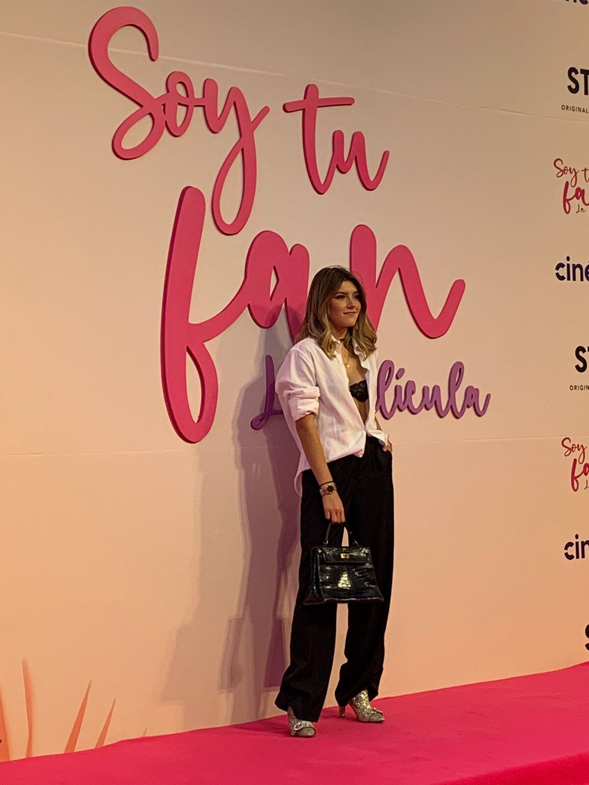 Antonia Mayer, alfombra rosa de Soy tu fan la película