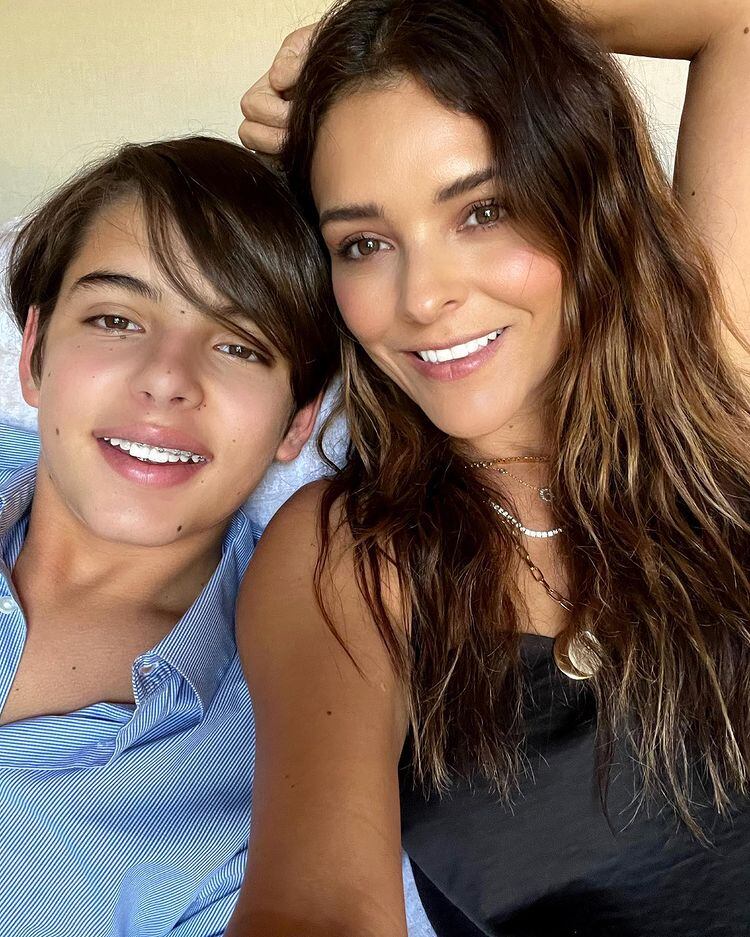 Grettell Valdéz y su hijo Santino.