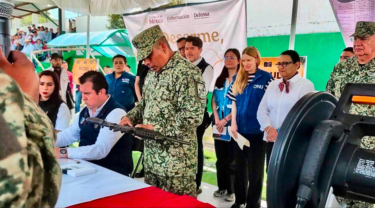 Gobierno de México lleva Tianguis del Bienestar y Sí al Desarme a Olinalá, Guerrero.
