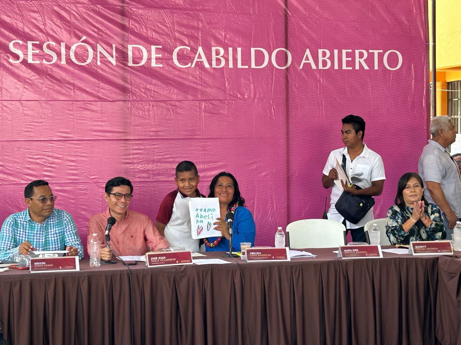 Abelina López en la colonia suburbana Ciudad Renacimiento