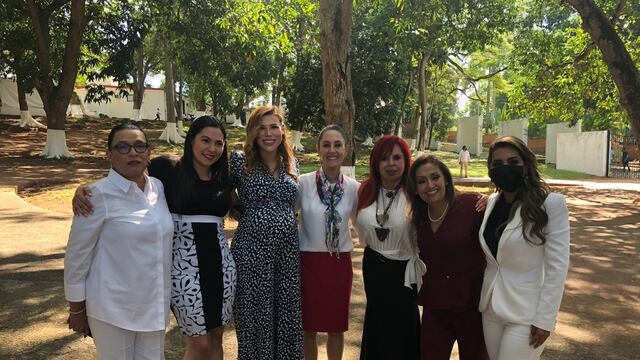 Claudia Sheinbaum con gobernadoras y funcionaria federal de Morena