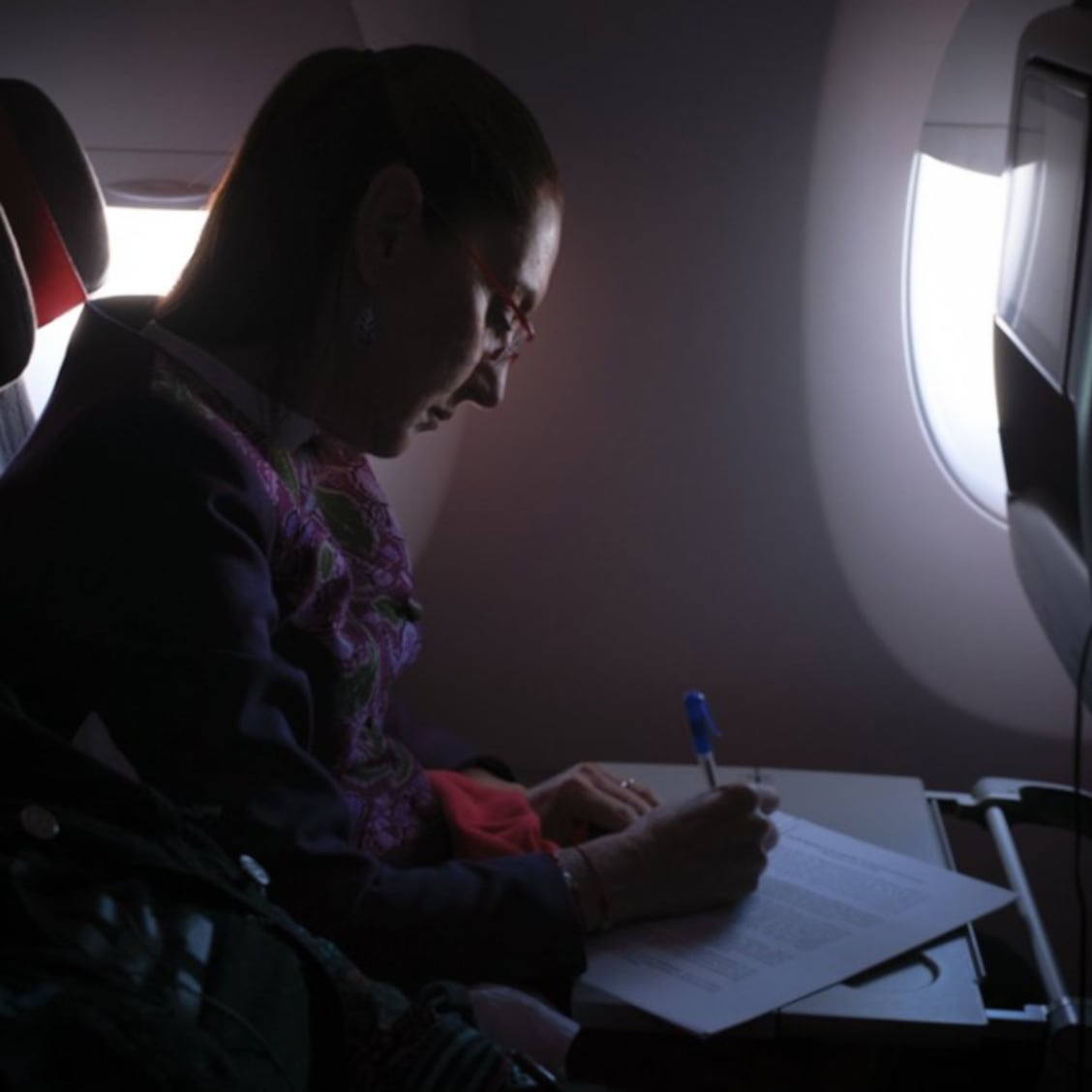 Fuerza Aérea Española: Calderón, la cursi escolta. Sheinbaum en vuelo comercial