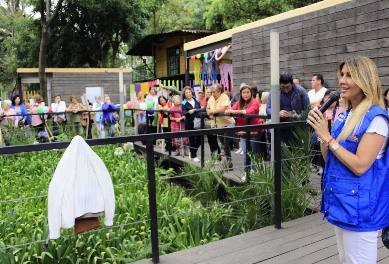 Giovani Gutiérrez reconoce en Coyoacán labor de mamás, docentes y adultas mayores