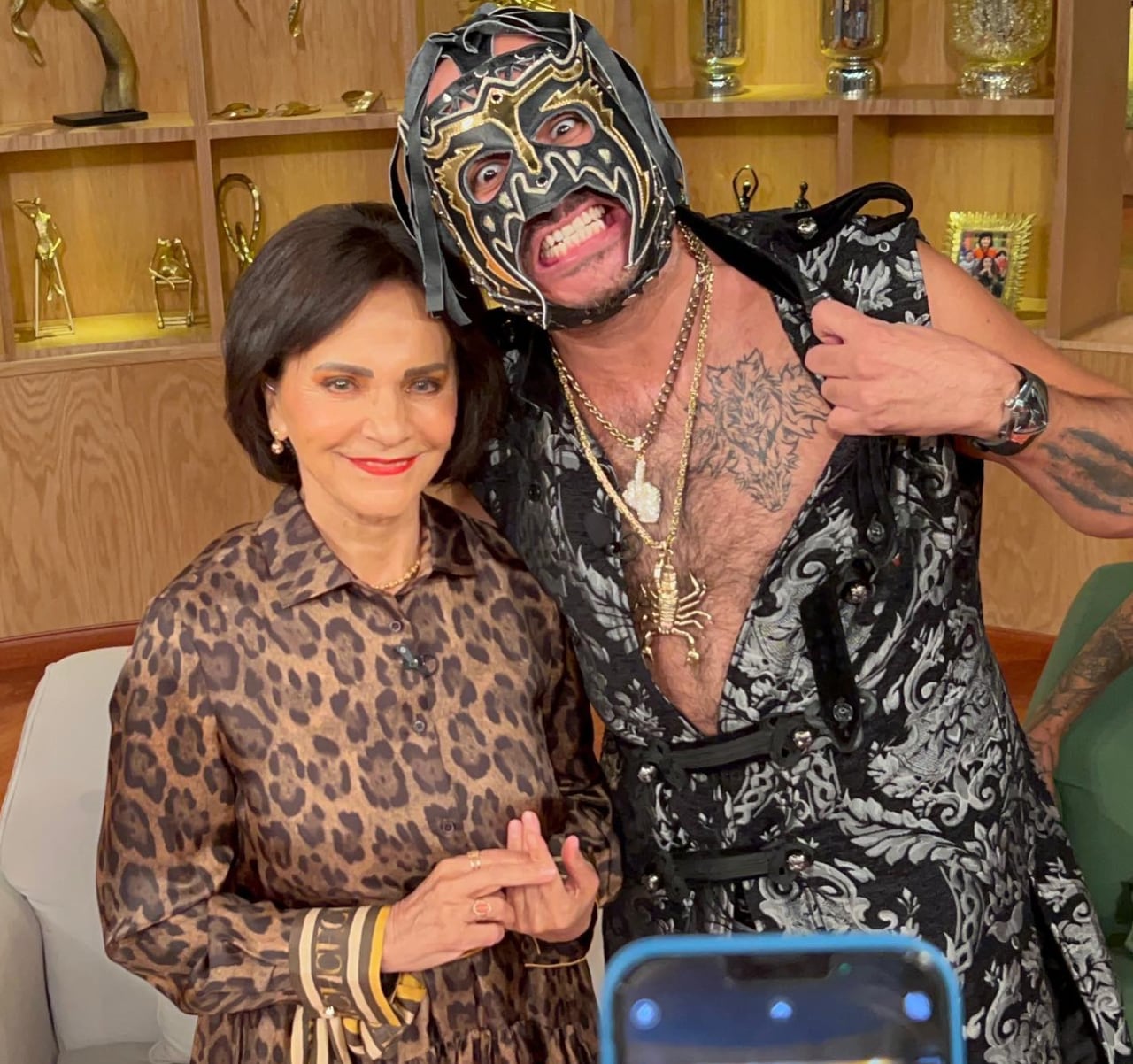 Pati Chapoy, Escorpión Dorado