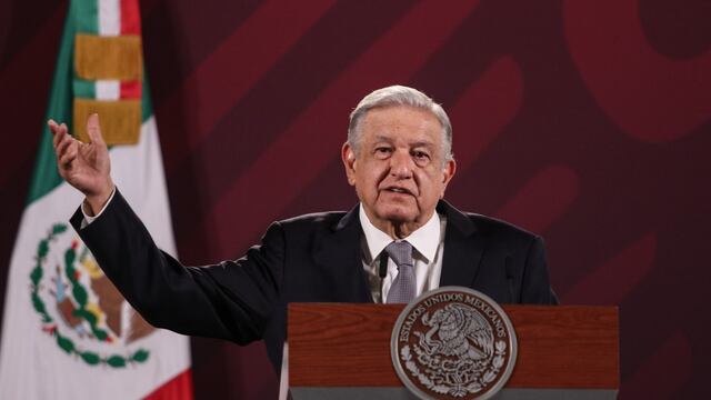 AMLO descarta salida de funcionarios por incendio donde murieron migrantes