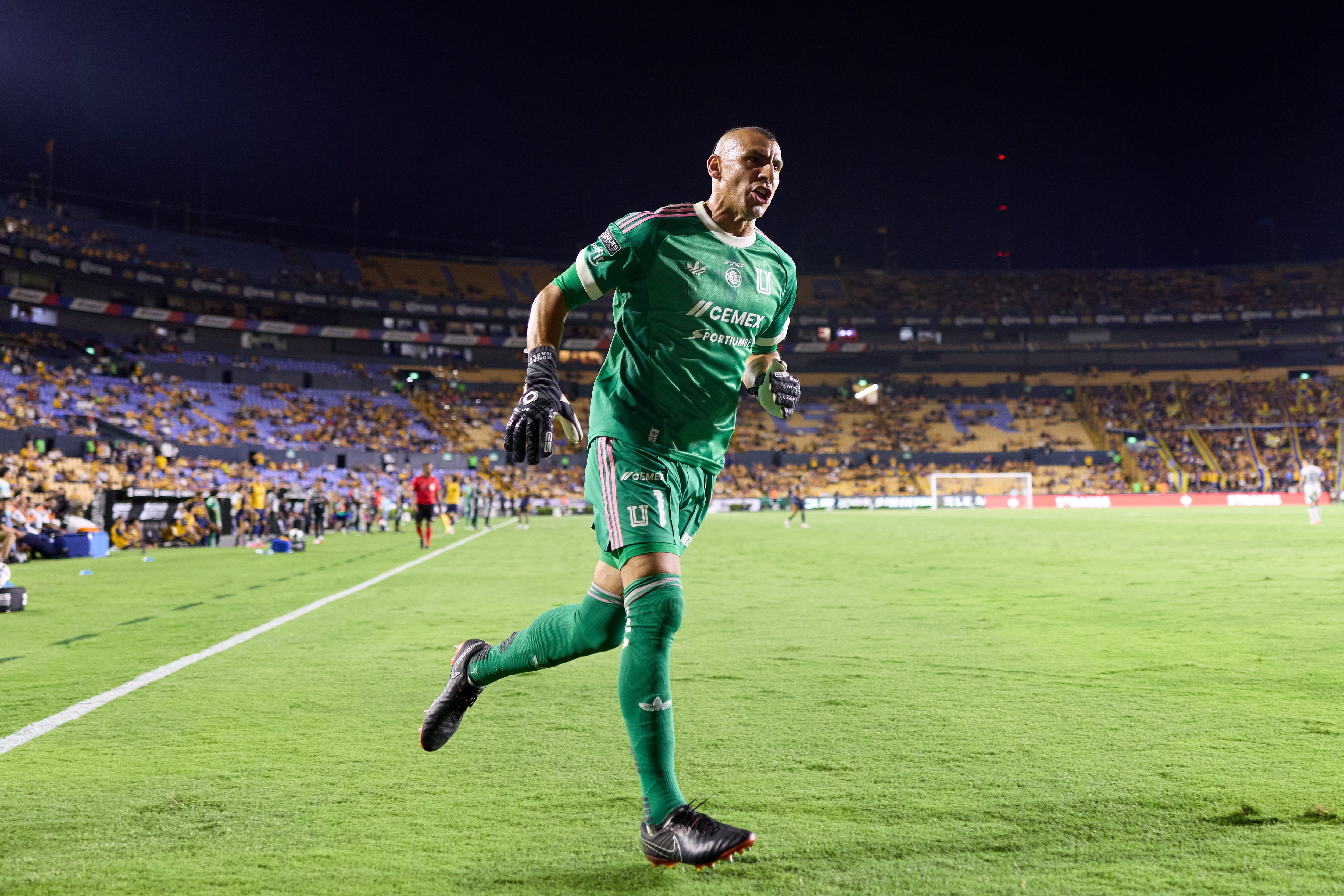 Nahuel Guzmán ya tiene varios antecedentes violentos en su paso por Tigres