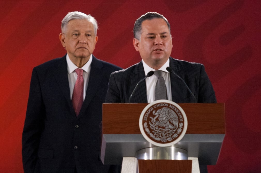 Santiago Nieto y AMLO