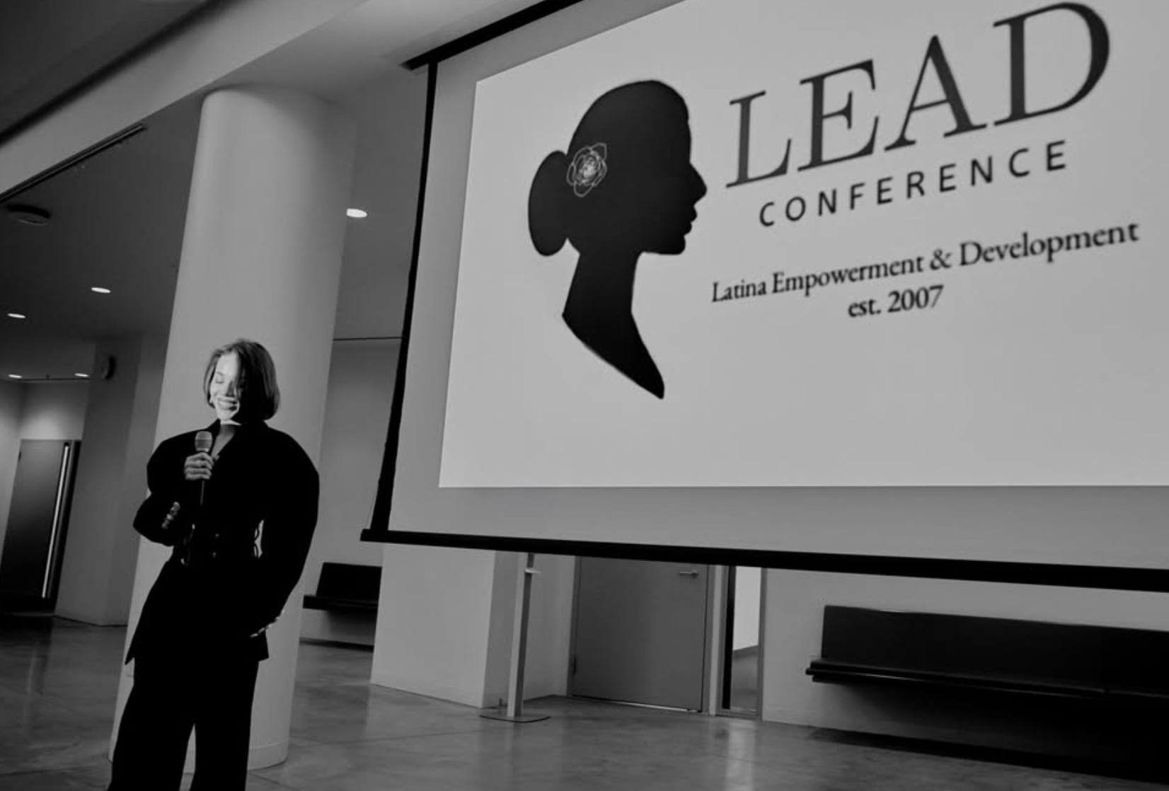 Danna Paola comparte fotos de su estancia en Harvard