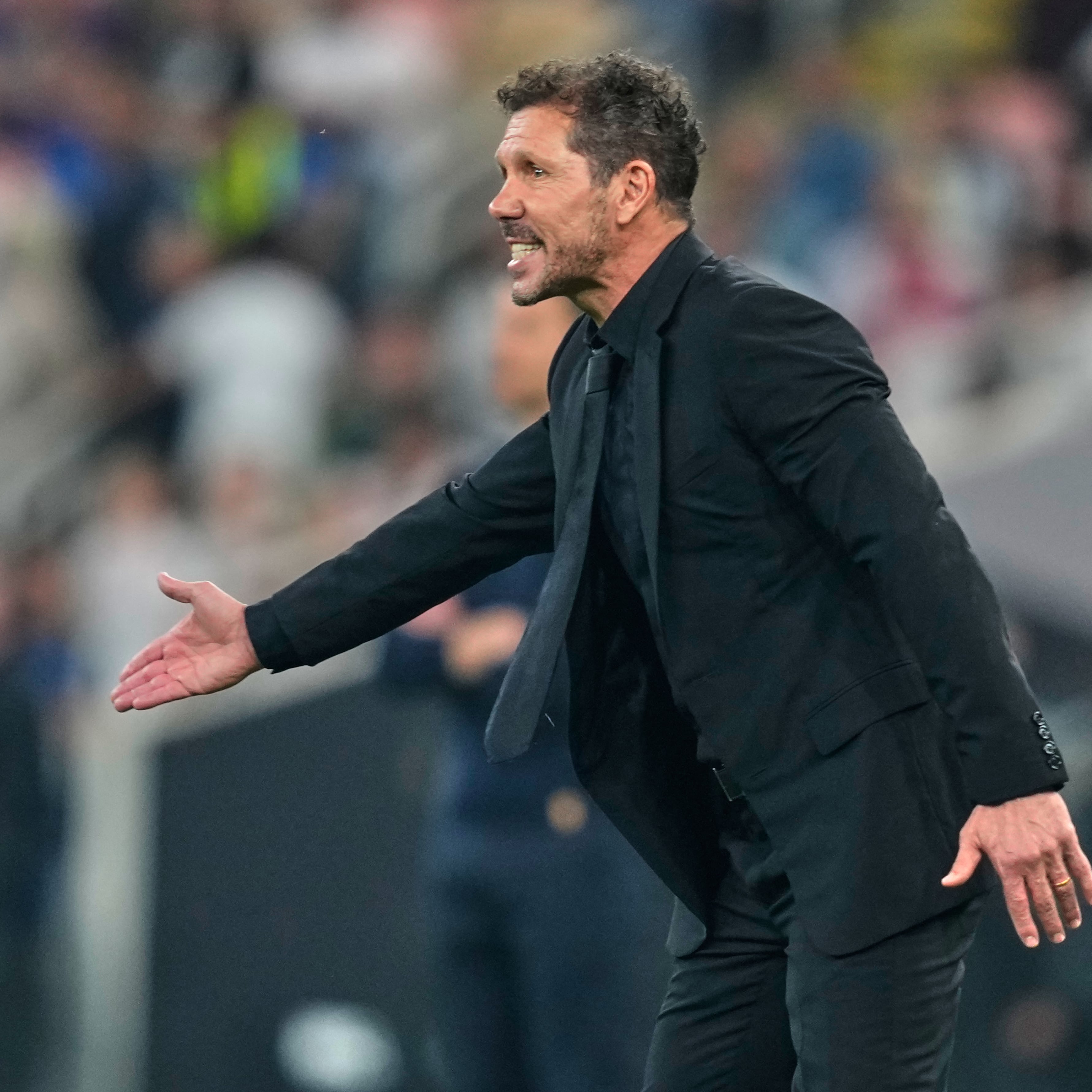 Cholo Simeone pide disculpas a Vinícius Jr. tras declaraciones polémicas