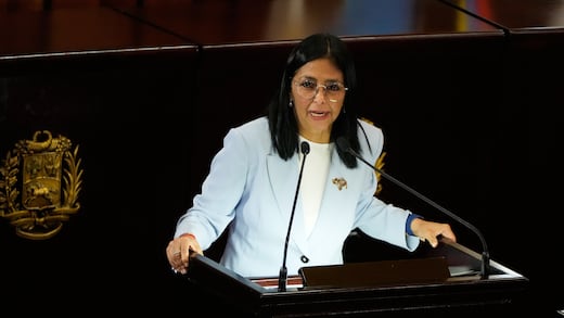 Estados Unidos levanta sanciones a Delcy Rodríguez y la reconoce en Venezuela