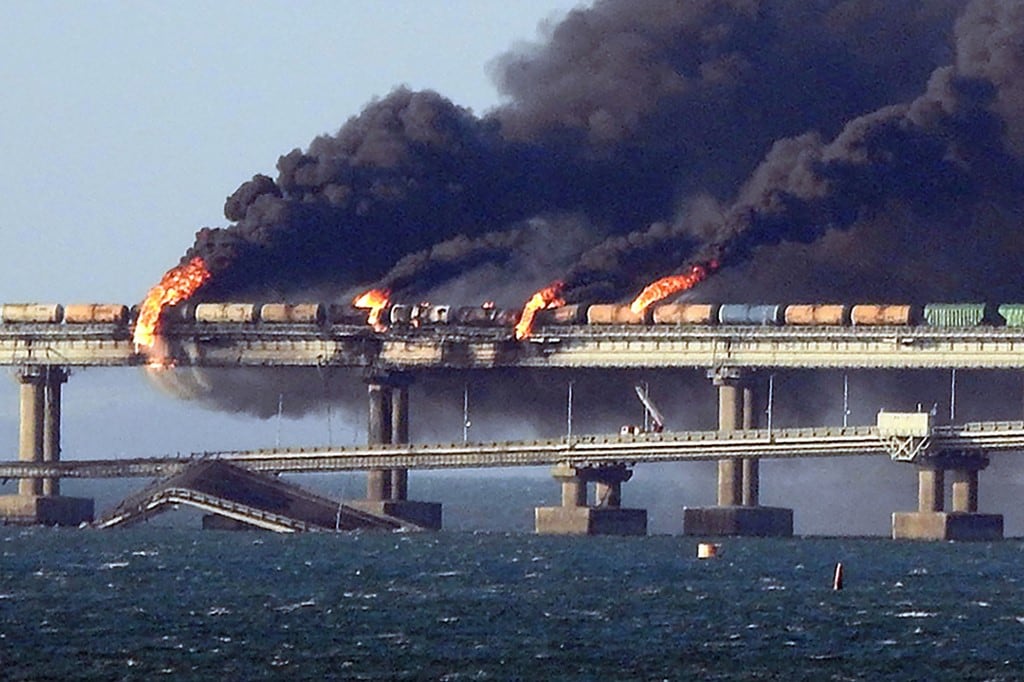 Al menos 3 muertos en ataque de puente de Crimea