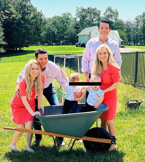 Los hermanos genéticos de 2 parejas de gemelos