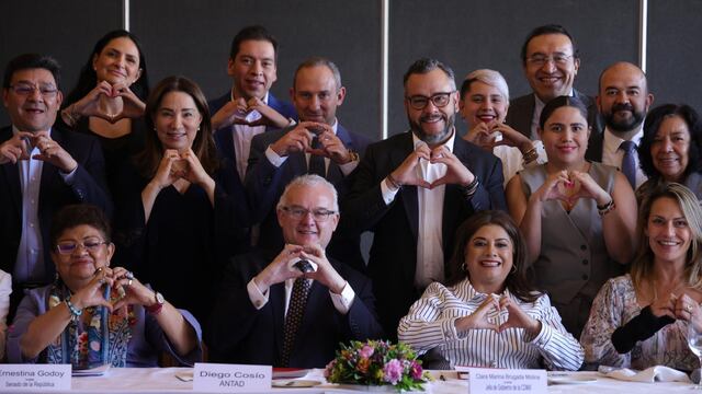 Candidatos a alcaldes en la CDMX junto a Clara Brugada