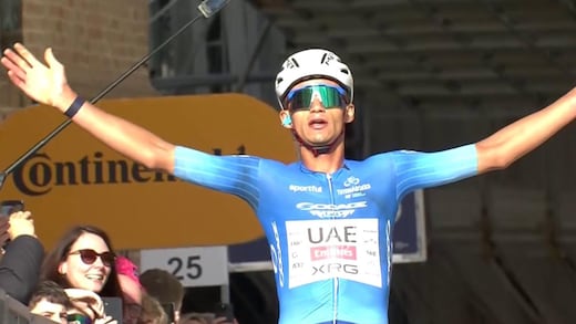 Del Toro pinta de azul la Tirreno–Adriático