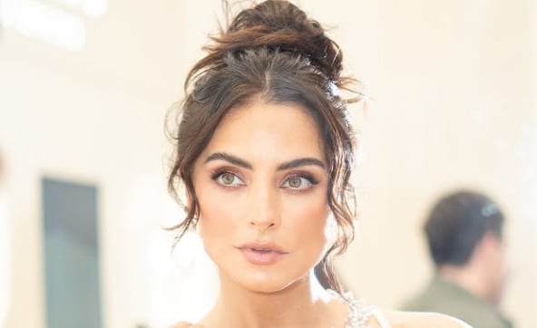 Aislinn Derbez
