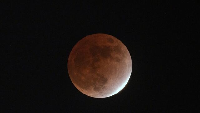 Eclipse lunar