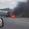 ¿Qué pasa en la carretera San Juan de Los Lagos-Encarnación de Díaz? Reportan narcobloqueos con vehículos quemados (VIDEO)