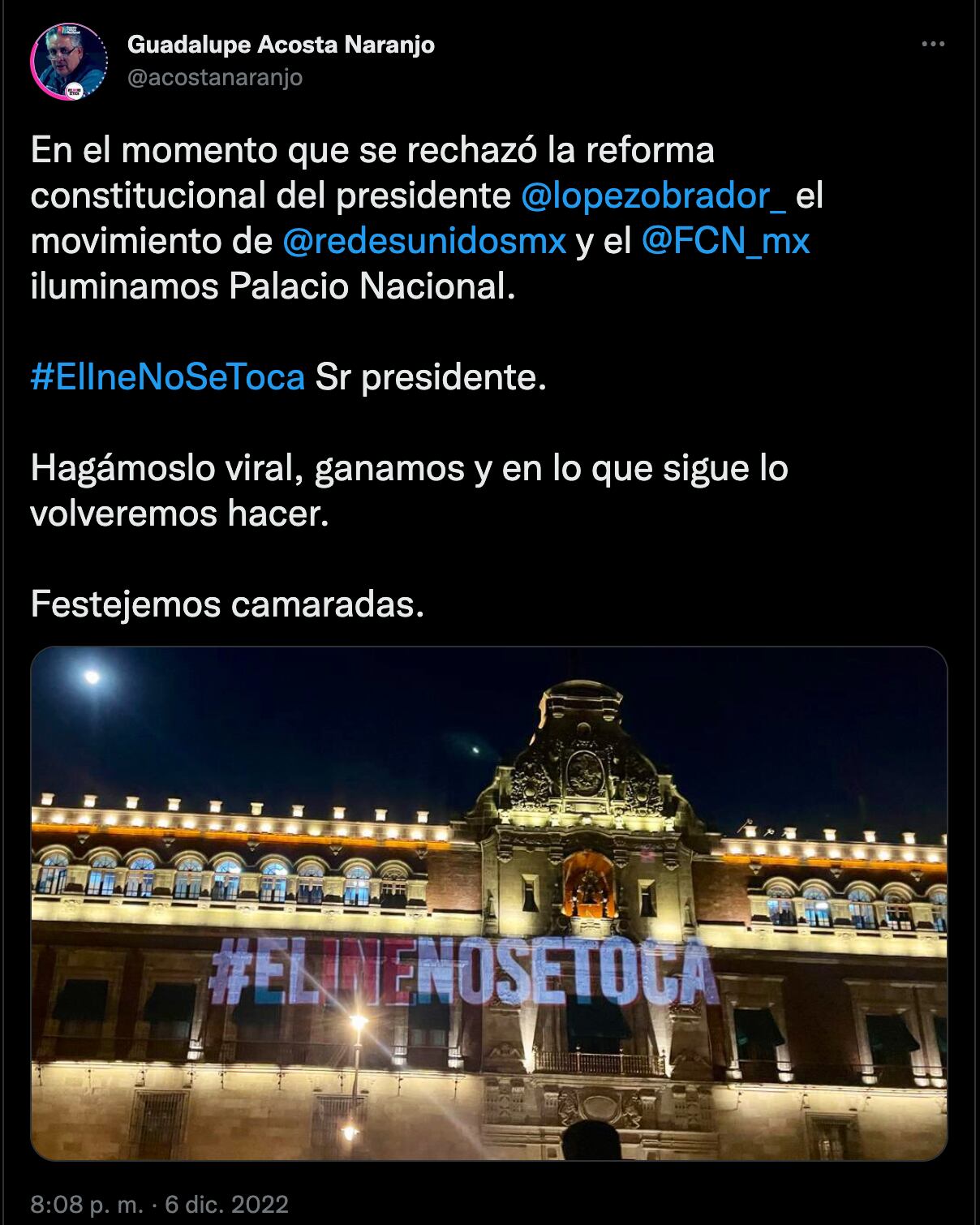 Proyectan “El INE no se toca” en Palacio Nacional tras voto en contra a reforma electoral de AMLO