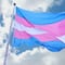Se declara trans con su abuelita y le responde que ella también; “todos van al mismo pozo”