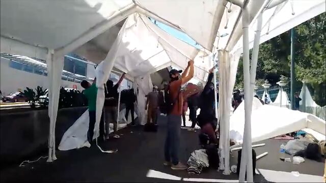 Ayotzinapa: retiran plantón en Campo Militar 1 tras manifestaciones