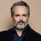 Miguel Bosé retoma su vida tras ser víctima de asalto; así lo captaron muy tranquilo