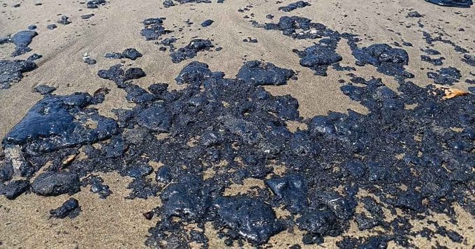 Playas de Tabasco. Petróleo crudo