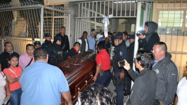 El cuerpo de Valeria Mariann Cruz Medel en la UV. Último adiós.