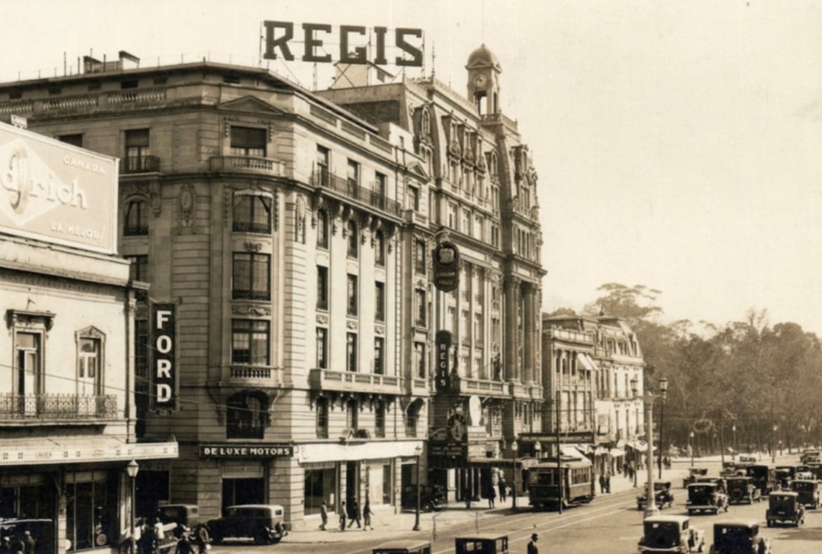 Hotel Regis, antes de la remodelación y ampliación; Juárez esquina con Balderas