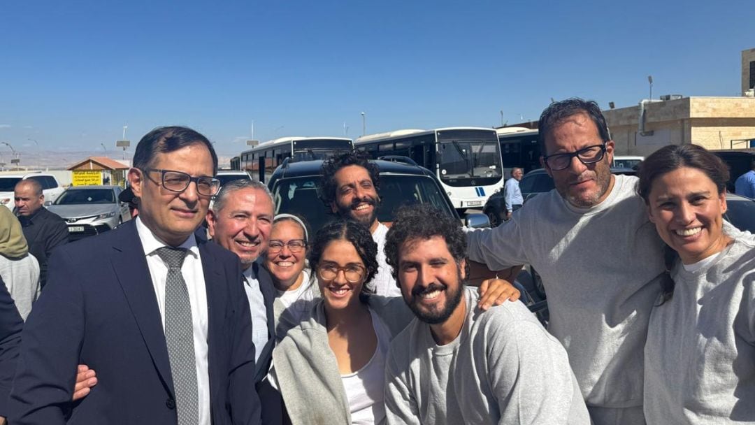 Mexicanos liberados por Israel tras participar en la Flotilla Global Sumud, regresan a casa