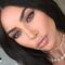 Kim Kardashian: Guardaespaldas de la socialité agrede a fan (VIDEO)