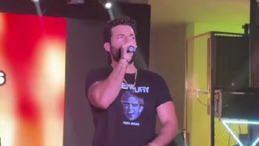 Adrián Di Monte canta “Mujeres” de Ricardo Arjona en karaoke tras salir de La Casa de los Famosos México 2025