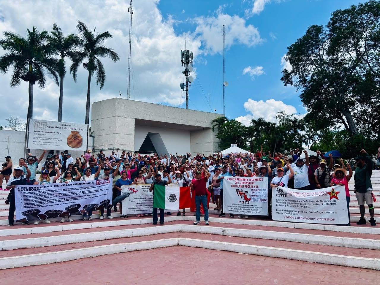 CNTE en Chichen Itzá